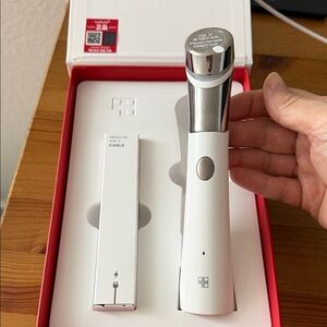 MEDICUBE Age-R ATS Air Shot